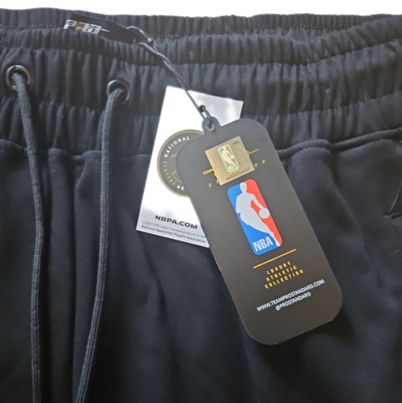 PRO STANDARD | NBA Los Angeles Lakers Davis #3 Black Shorts in Size Large - Picture 3 of 5